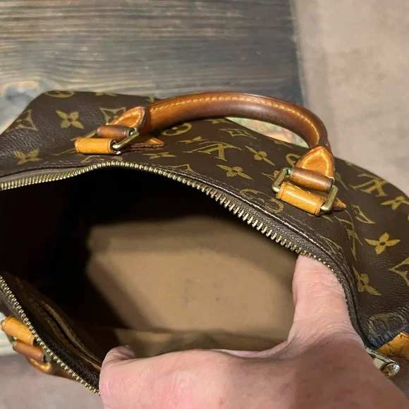 SOLD****Louis Vuitton Iconic Monogram Speedy 25 Purse Bag - Picture 10 of 16